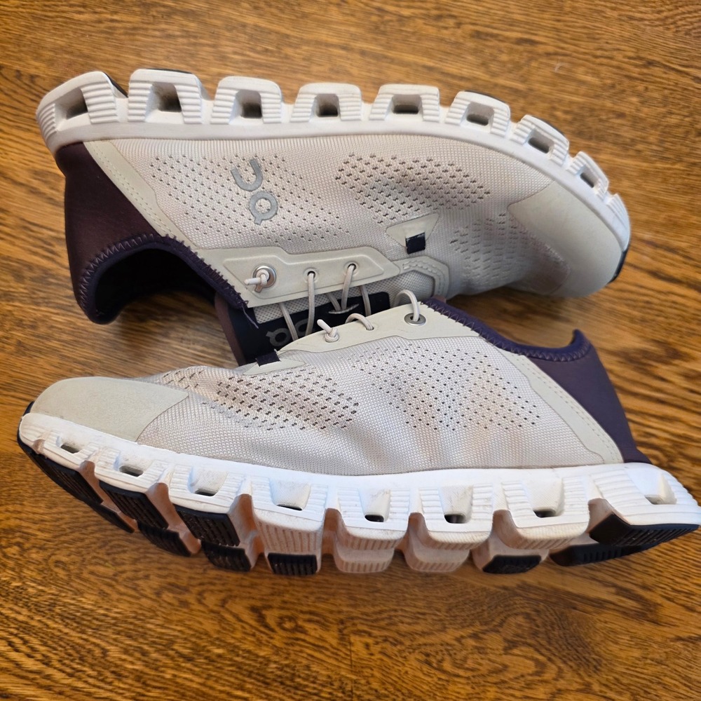 On Cloud 5 Coast Sand Mulberry Size 8.5 Running Shoes Lightweight Round Toe - Picture 3 of 9